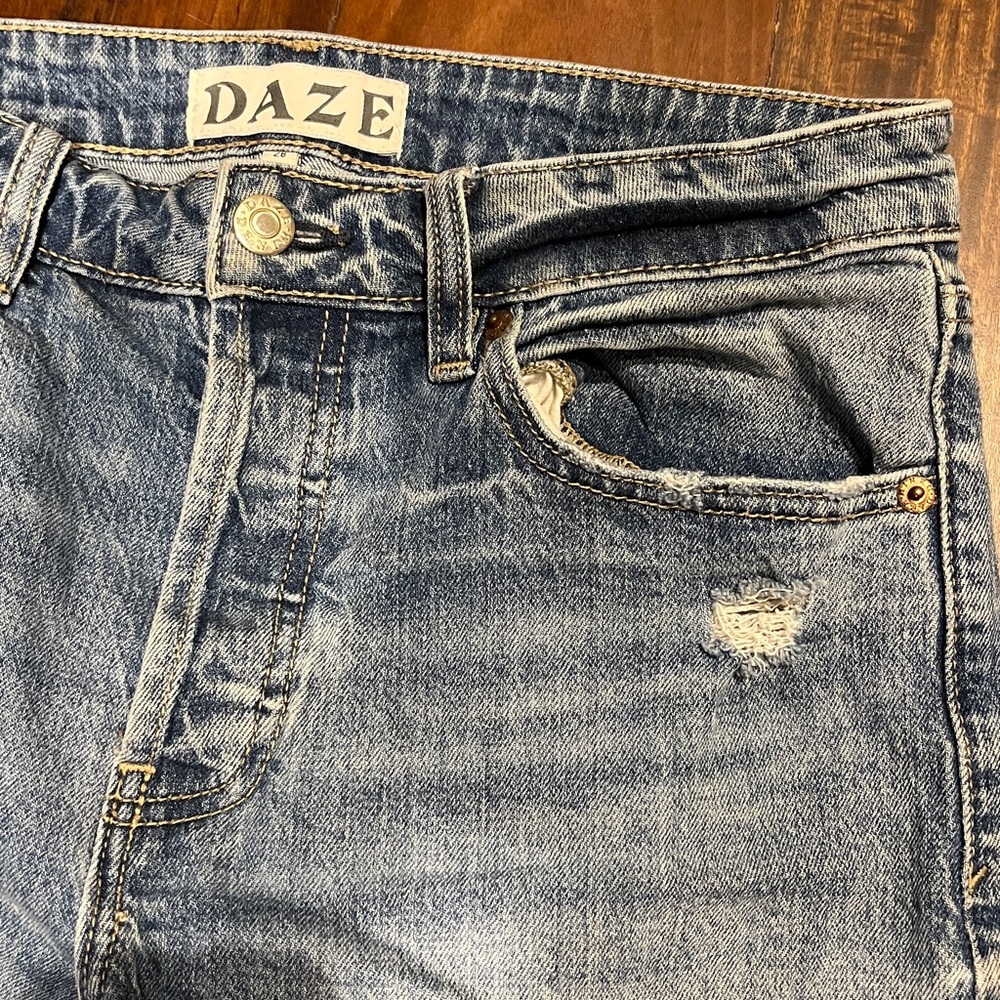 Daze Mom Jeans, slightly cropped